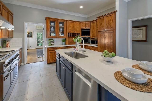 5821 Stallion Ridge, College Station, TX 77845