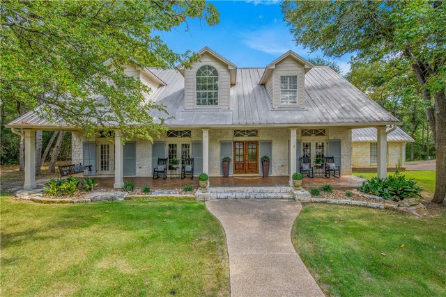 5821 Stallion Ridge, College Station, TX 77845