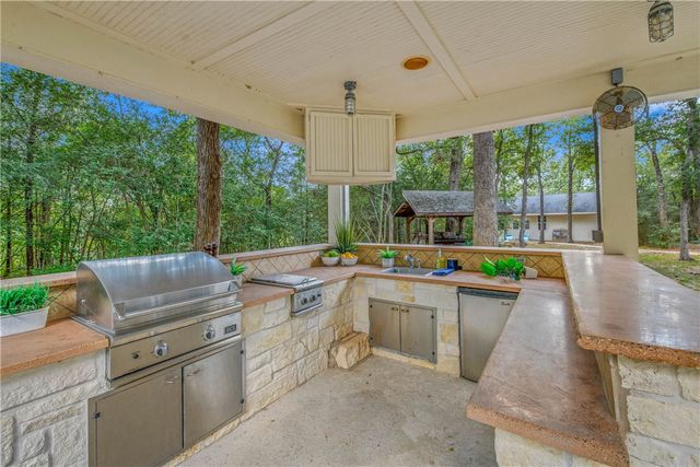 5821 Stallion Ridge, College Station, TX 77845