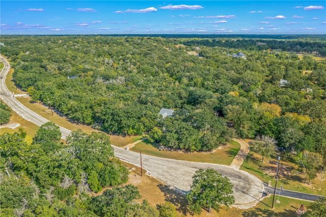 5821 Stallion Ridge, College Station, TX 77845