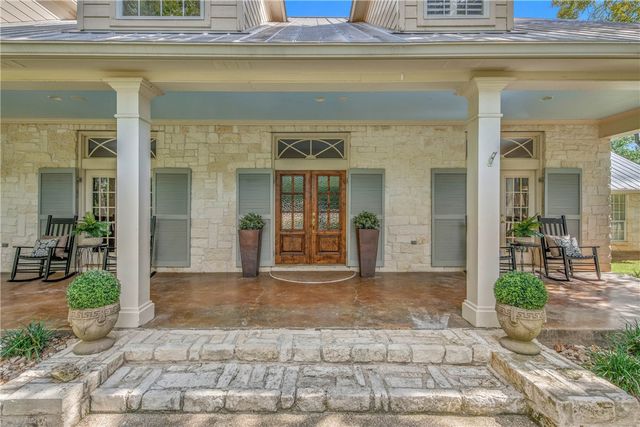 5821 Stallion Ridge, College Station, TX 77845