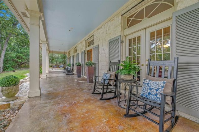 5821 Stallion Ridge, College Station, TX 77845