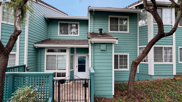 703 Waterford Pl, Pinole, CA 94564