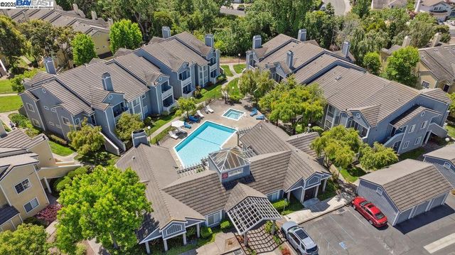 703 Waterford Pl, Pinole, CA 94564