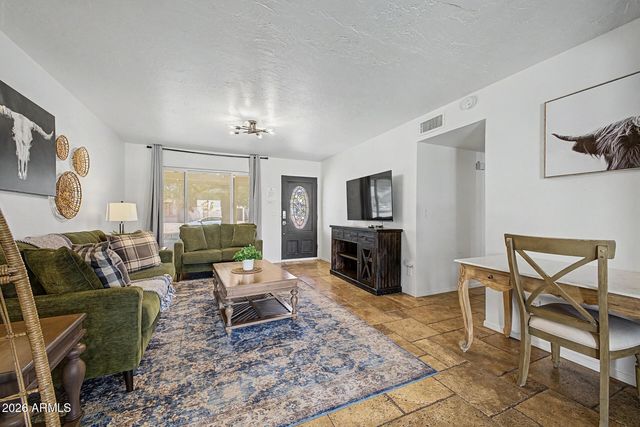 7521 E PRINCESS Drive, Mesa, AZ 85207