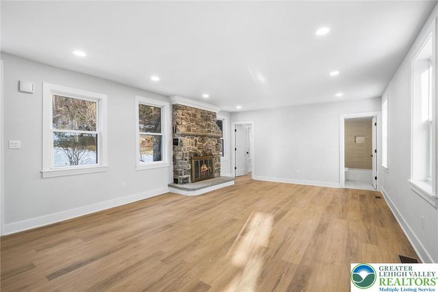 370 Raubsville Road, Williams Twp, PA 18042