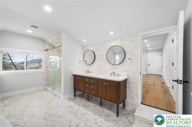 370 Raubsville Road, Williams Twp, PA 18042