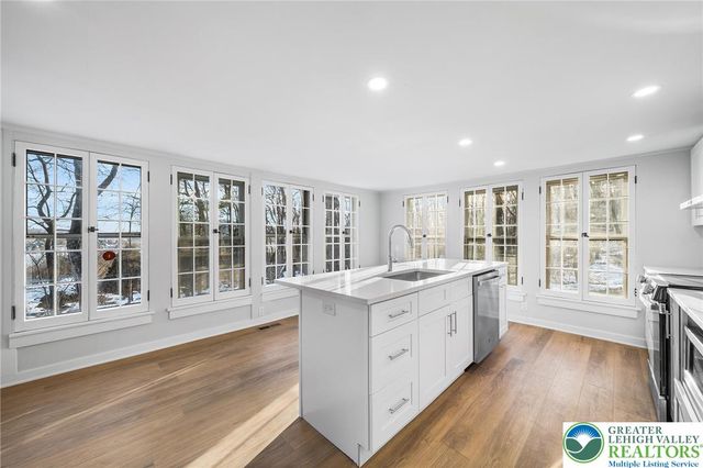 370 Raubsville Road, Williams Twp, PA 18042