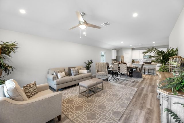 3385 Mallard Lake Drive, Orange, TX 77632