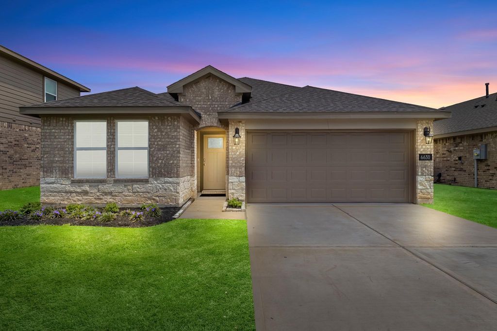 3385 Mallard Lake Drive, Orange, TX 77632