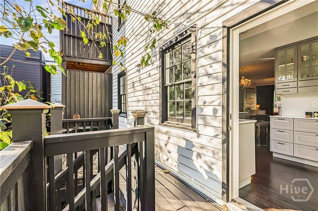 507 E Mcdonough Street, Savannah, GA 31401