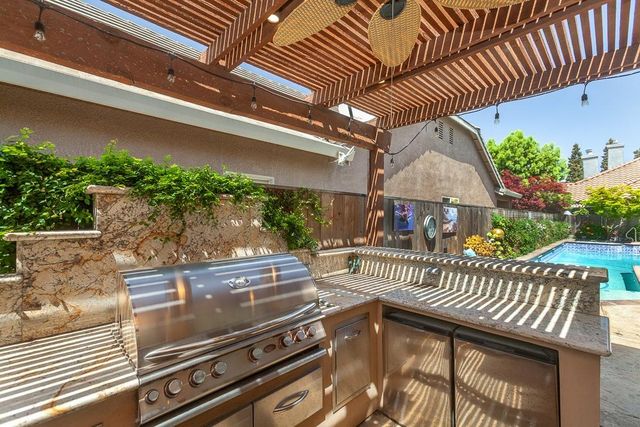 1111 Brighton Way, Lodi, CA 95242