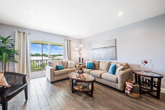 3535 Brokenwoods Drive 404, Coral Springs, FL 33065