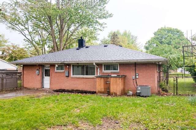25306 Kildare Street, Southfield, MI 48033