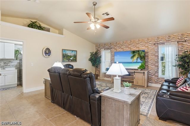 2823 NW Juanita PL, Cape Coral, FL 33993