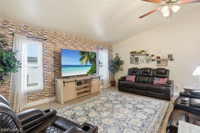 2823 NW Juanita PL, Cape Coral, FL 33993