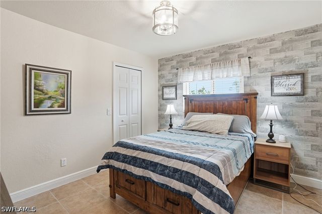 2823 NW Juanita PL, Cape Coral, FL 33993