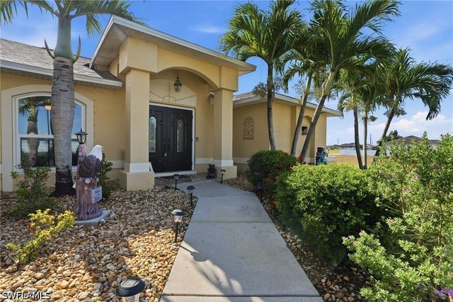 2823 NW Juanita PL, Cape Coral, FL 33993