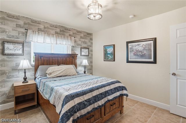 2823 NW Juanita PL, Cape Coral, FL 33993