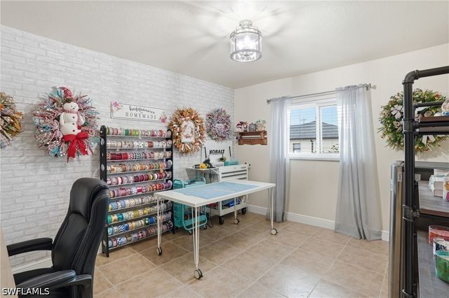 2823 NW Juanita PL, Cape Coral, FL 33993