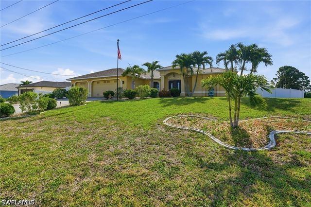 2823 NW Juanita PL, Cape Coral, FL 33993