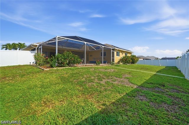 2823 NW Juanita PL, Cape Coral, FL 33993