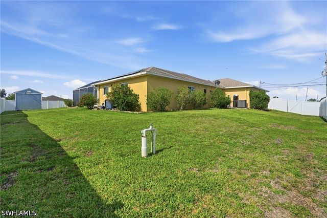 2823 NW Juanita PL, Cape Coral, FL 33993