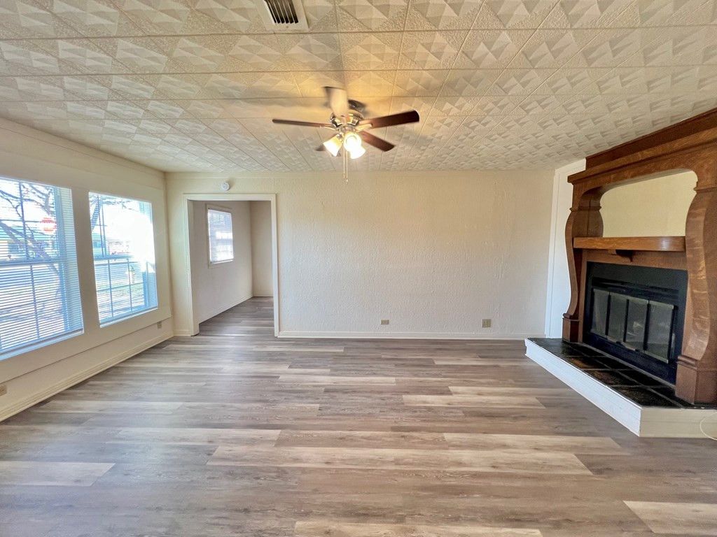 Image 10 of property listing at 1102 Ardmore Street, San Angelo, TX 76905