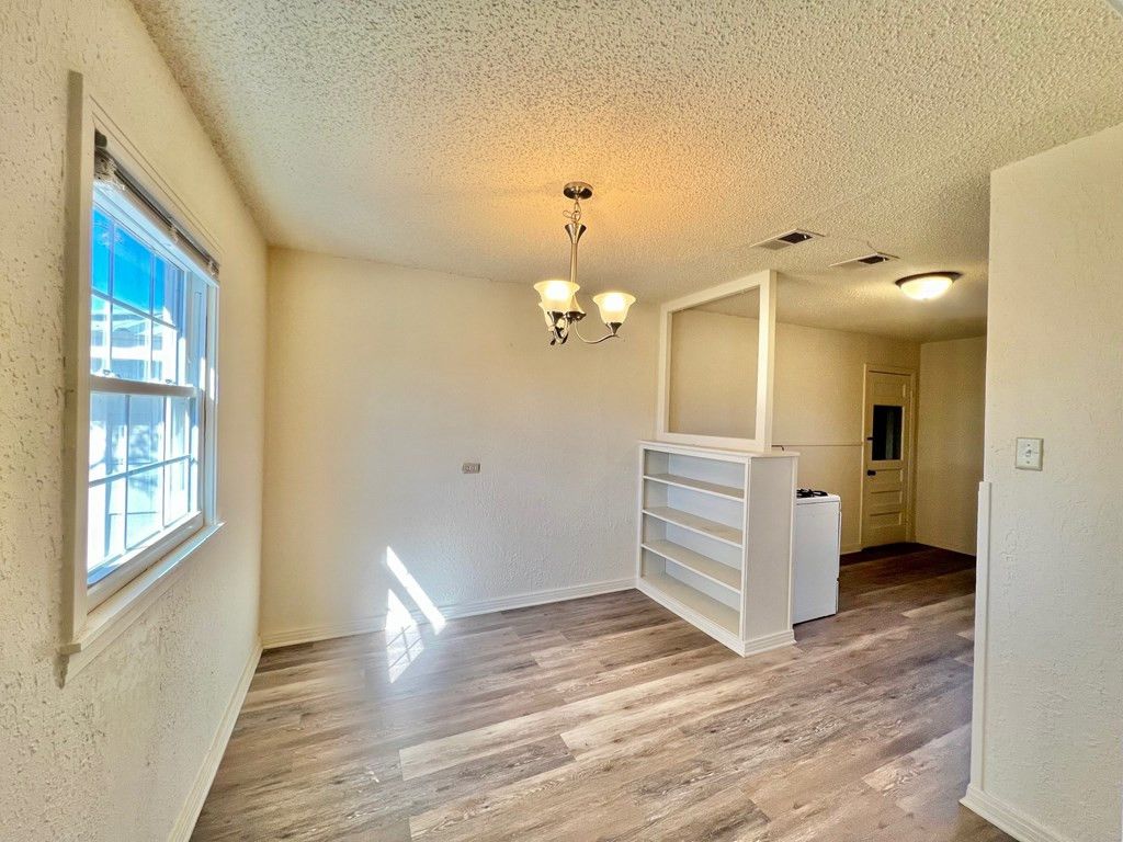 Image 3 of property listing at 1102 Ardmore Street, San Angelo, TX 76905