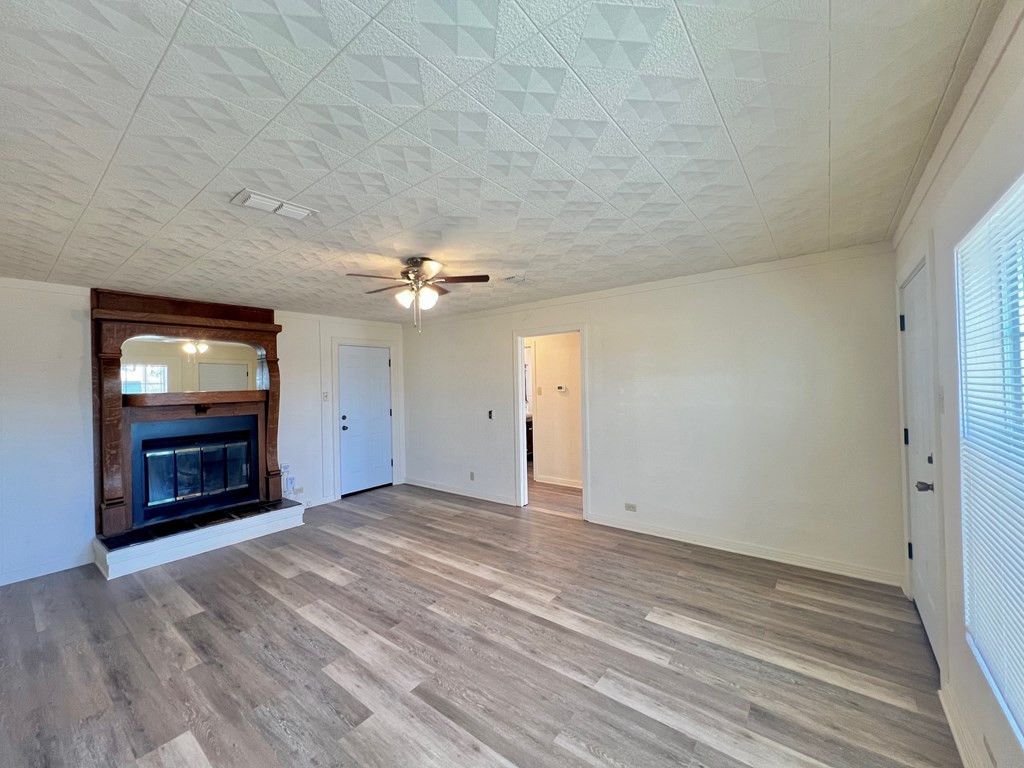 Image 6 of property listing at 1102 Ardmore Street, San Angelo, TX 76905