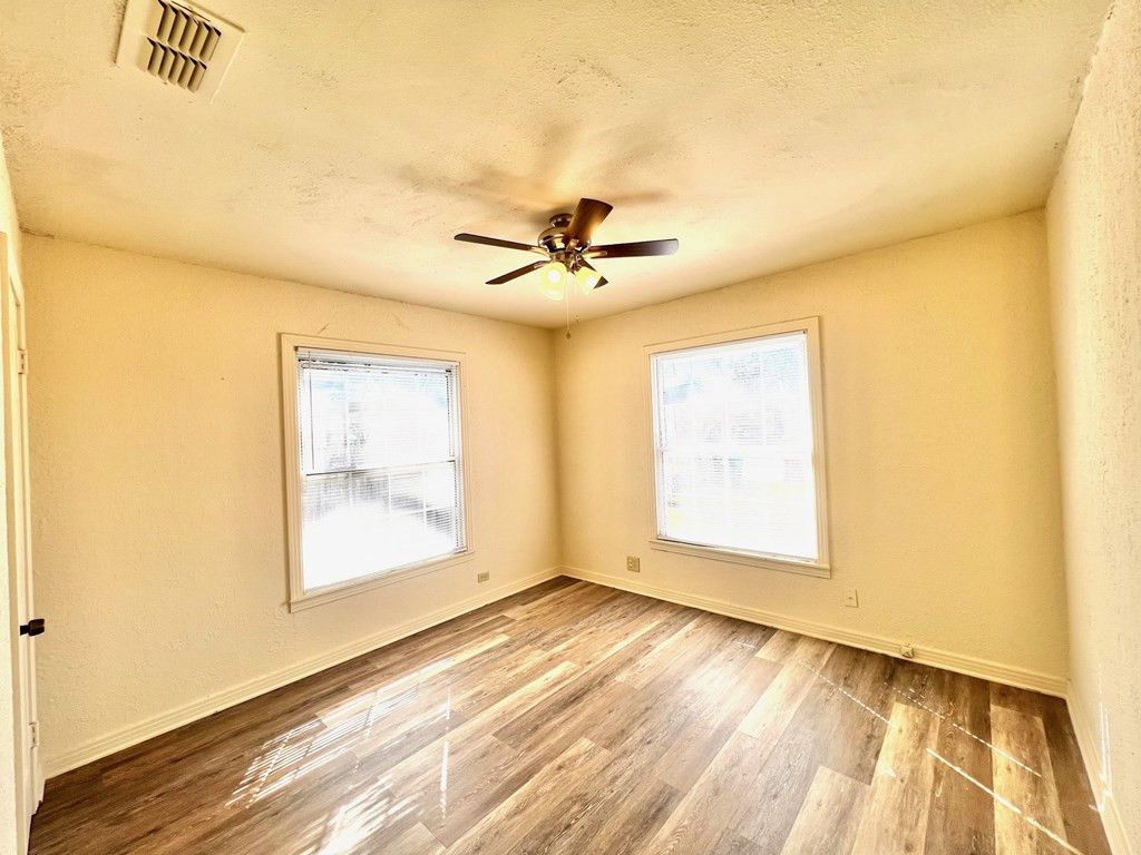 Image 9 of property listing at 1102 Ardmore Street, San Angelo, TX 76905