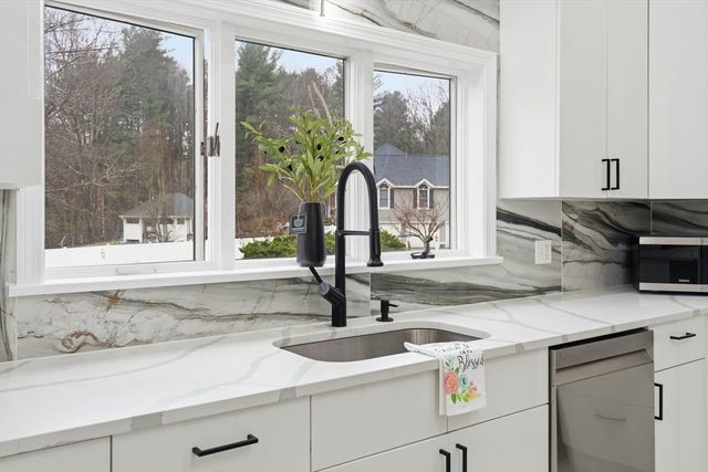 30 Anne Rd, North Andover, MA 01845