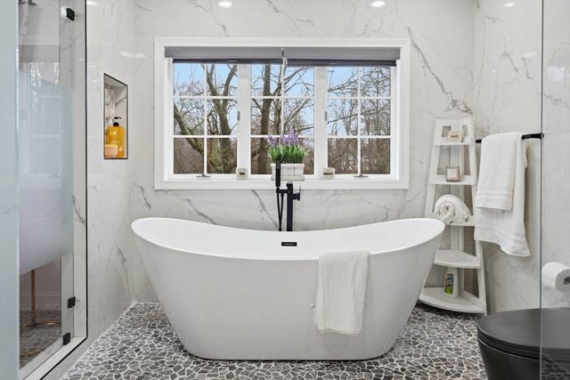 30 Anne Rd, North Andover, MA 01845