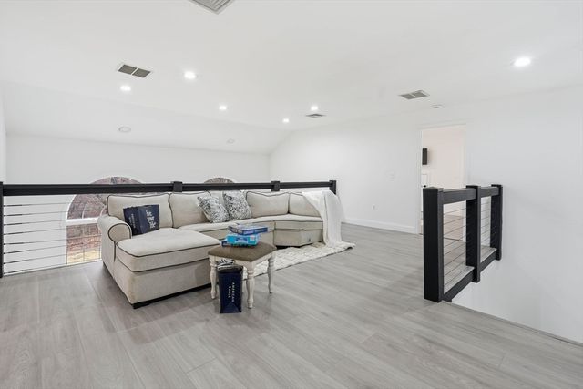 30 Anne Rd, North Andover, MA 01845