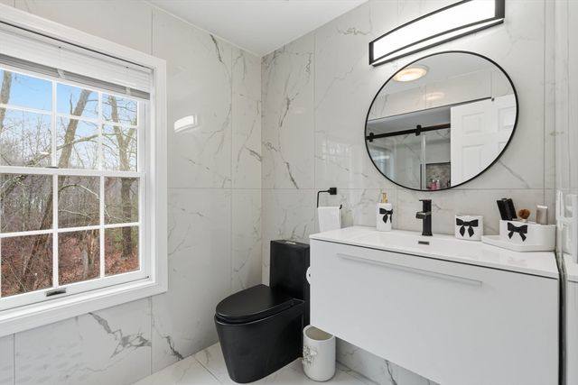 30 Anne Rd, North Andover, MA 01845