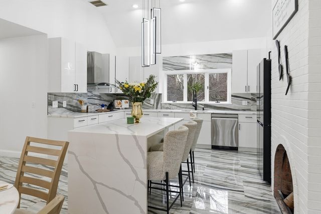30 Anne Rd, North Andover, MA 01845