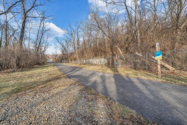 1638 Norris DR, Roanoke, VA 24017