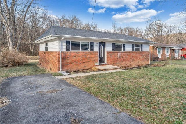 1638 Norris DR, Roanoke, VA 24017