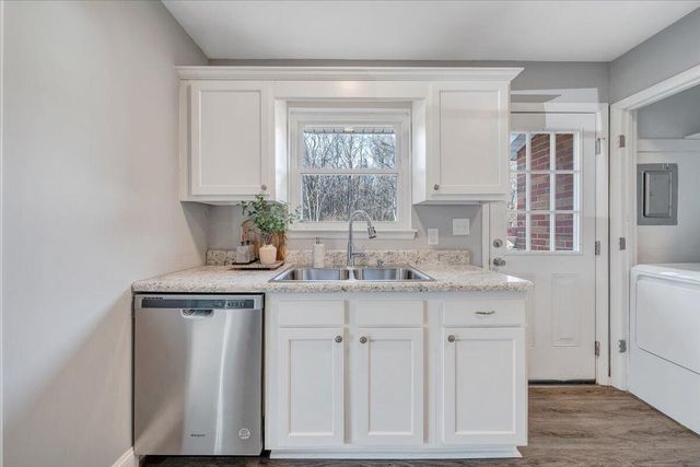 1638 Norris DR, Roanoke, VA 24017