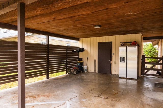 708 Bluebonnet Dr, Kerrville, TX 78028