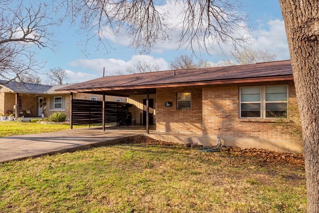 708 Bluebonnet Dr, Kerrville, TX 78028