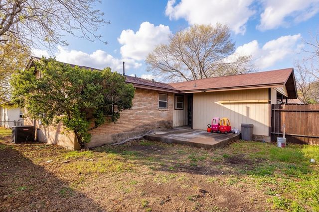 708 Bluebonnet Dr, Kerrville, TX 78028