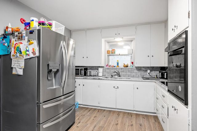 708 Bluebonnet Dr, Kerrville, TX 78028