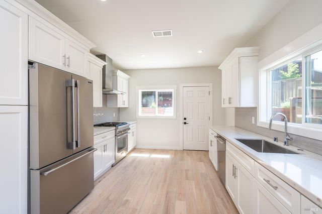 1008 Evans Ave, Napa, CA 94559