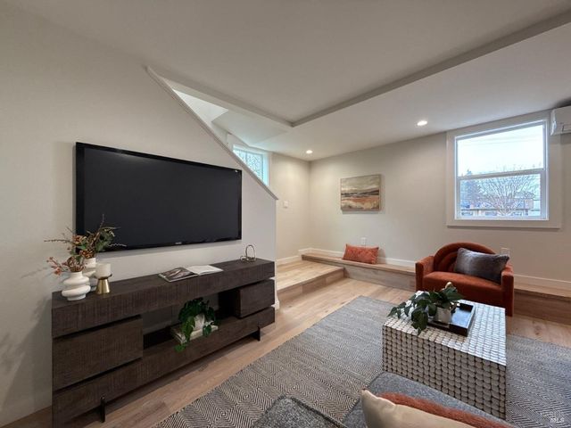 1008 Evans Ave, Napa, CA 94559