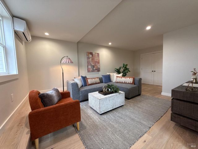 1008 Evans Ave, Napa, CA 94559