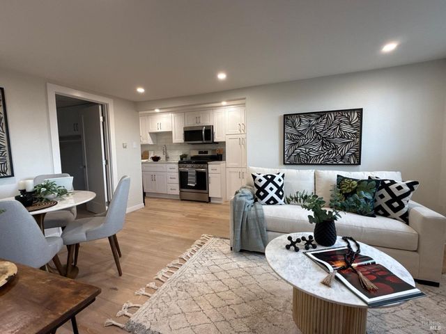 1008 Evans Ave, Napa, CA 94559