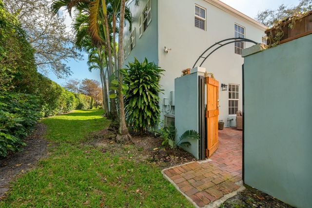 5895 Bartram Street, Boca Raton, FL 33433