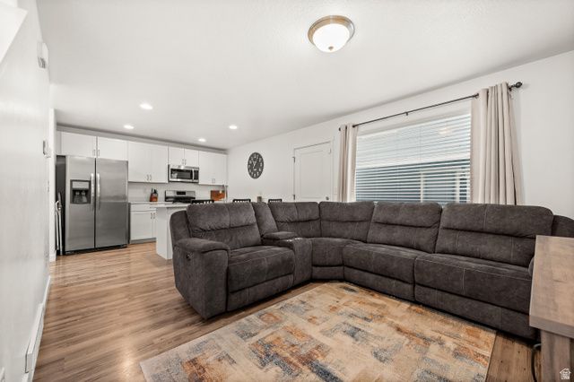 217 E HUMMINGBIRD CT, Saratoga Springs, UT 84045