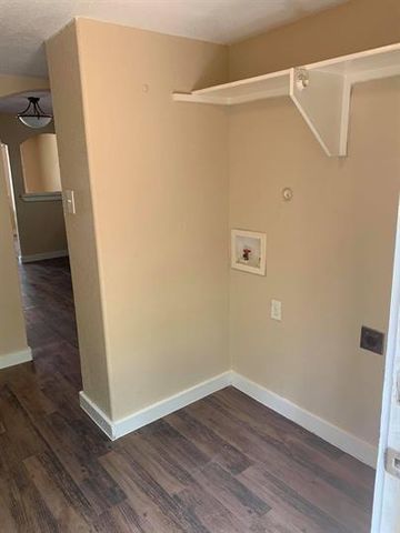 930 Red River ST, Lockhart, TX 78644